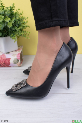 Женские черные туфли на каблуке
