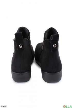 Жіночі чорні черевики з екозамші