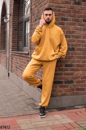 Мужской желтый спортивный костюм
