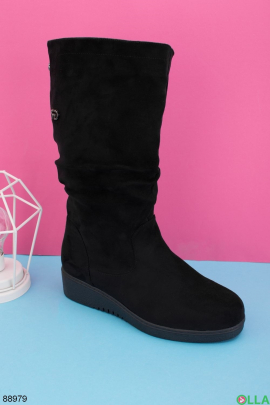 Women's black boots