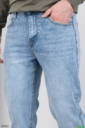 Мужские голубые джинсы