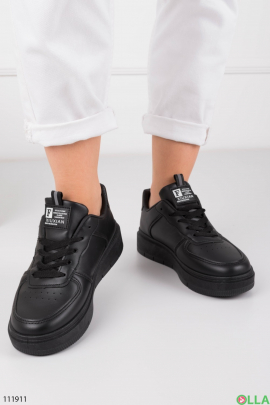 Жіночі чорні кросівки з еко-шкіри