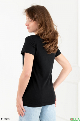 Женская черная футболка с принтом