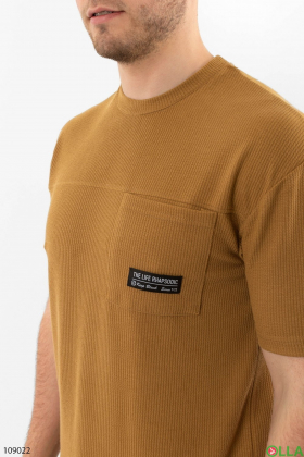 Men's brown T-shirt