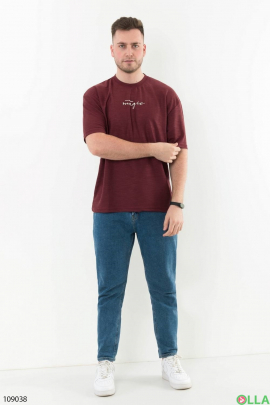 Men's burgundy T-shirt
