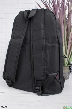 Жіночий чорний рюкзак з написом