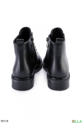 Жіночі чорні черевики