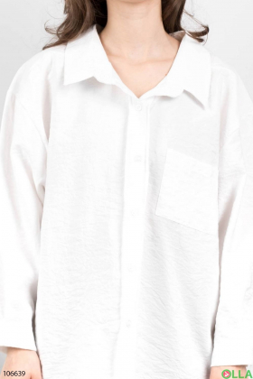 Женская белая рубашка на пуговицах