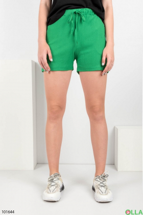 Женские зеленые шорты