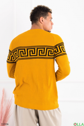 Мужской темно-желтый свитер с орнаментом