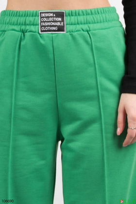Женские зеленые спортивные брюки