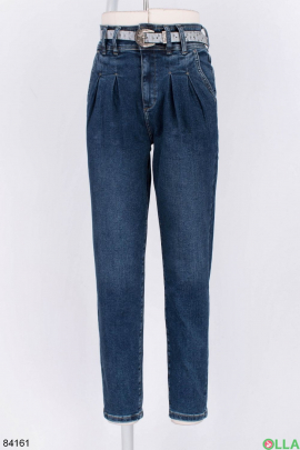 Women's dark blue jeans with a belt