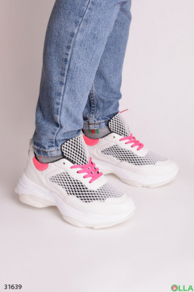 Women's sneakers with pink laces