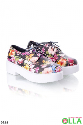 Женские туфли с цветочным принтом