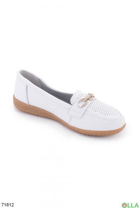 Women's white ballerinas with perforations