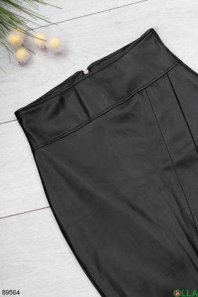 Женская черная юбка из экокожи