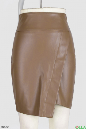 Женская коричневая юбка из экокожи