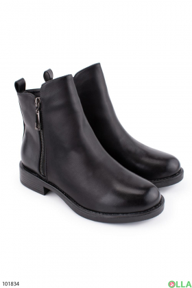 Женские демисезонные черные ботинки из эко-кожи
