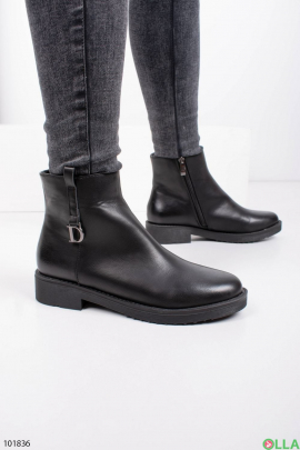 Женские демисезонные черные ботинки из эко-кожи