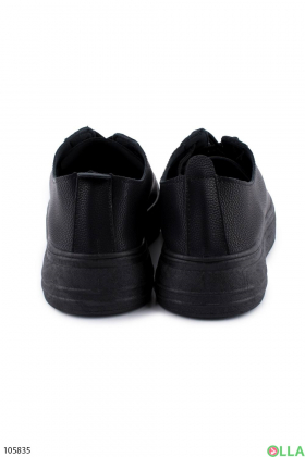 Женские черные кроссовки