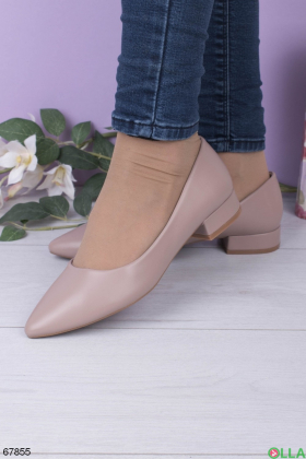 Women's shoes with small heels