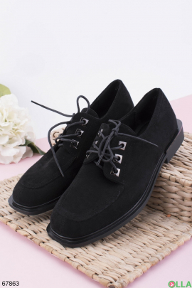 Женские черные туфли на шнуровке
