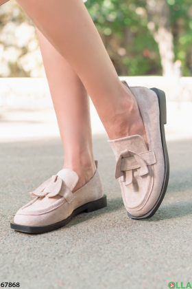 Жіночі бежеві туфлі з екозамші
