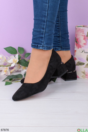Жіночі чорні туфлі на невеликому каблуці