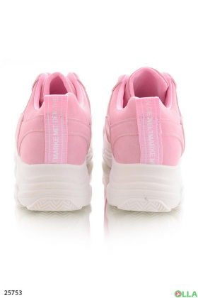 Рожеві кросівки на шнурівці