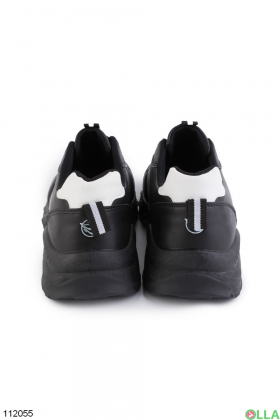Мужские черно-белые кроссовки из эко-кожи