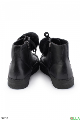 Женские черные ботинки на низком ходу