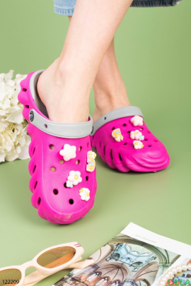 Women's raspberry crocs