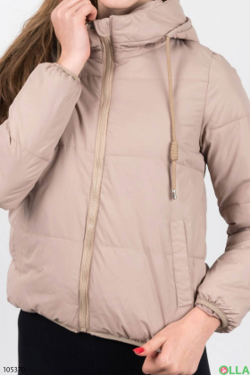Женская бежевая куртка с капюшоном