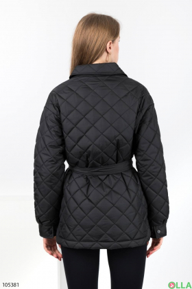 Женская черная куртка с поясом
