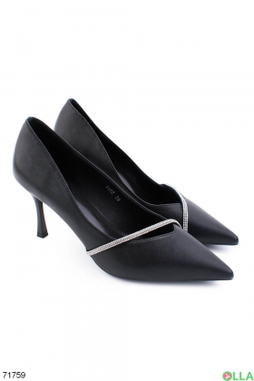 Жіночі чорні туфлі на шпильці
