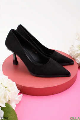Жіночі чорні туфлі на шпильці