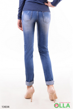 Женские джинсы с  порванностями