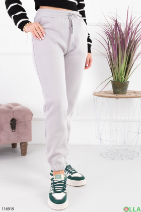 Женские светло-серые спортивные брюки-джоггеры на флисе