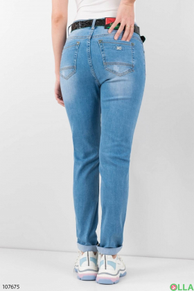 Женские голубые джинсы батал с ремнем