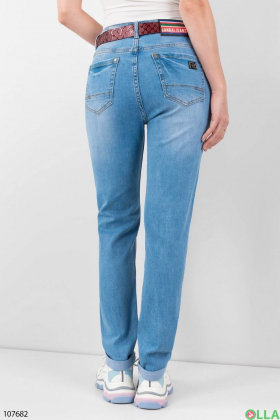 Женские голубые джинсы батал с ремнем