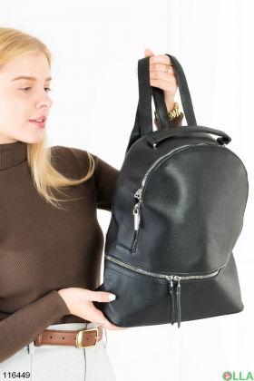 Жіночий чорний рюкзак