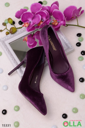 Фіолетові туфлі на шпильці