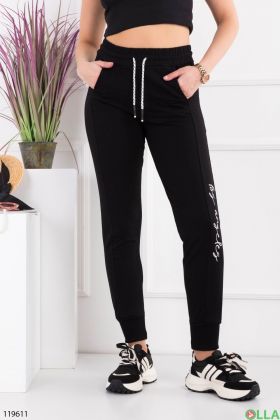 Жіночі чорні спортивні брюки-джогери