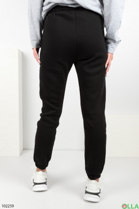 Жіночі зимові чорні спортивні брюки