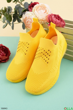 Женские желтые кроссовки из текстиля
