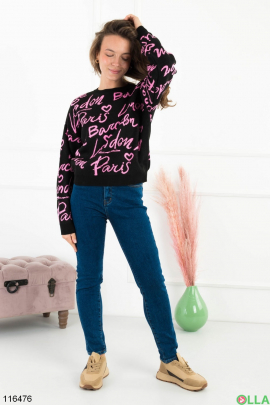 Жіночий чорний светр з написами