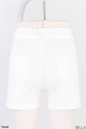 Женские белые шорты