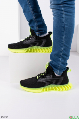 Мужские черно-зеленые кроссовки из текстиля