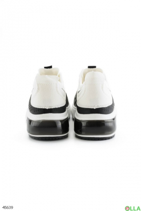 Жіночі чорно-білі кросівки