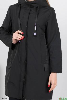 Жіноча чорна куртка
